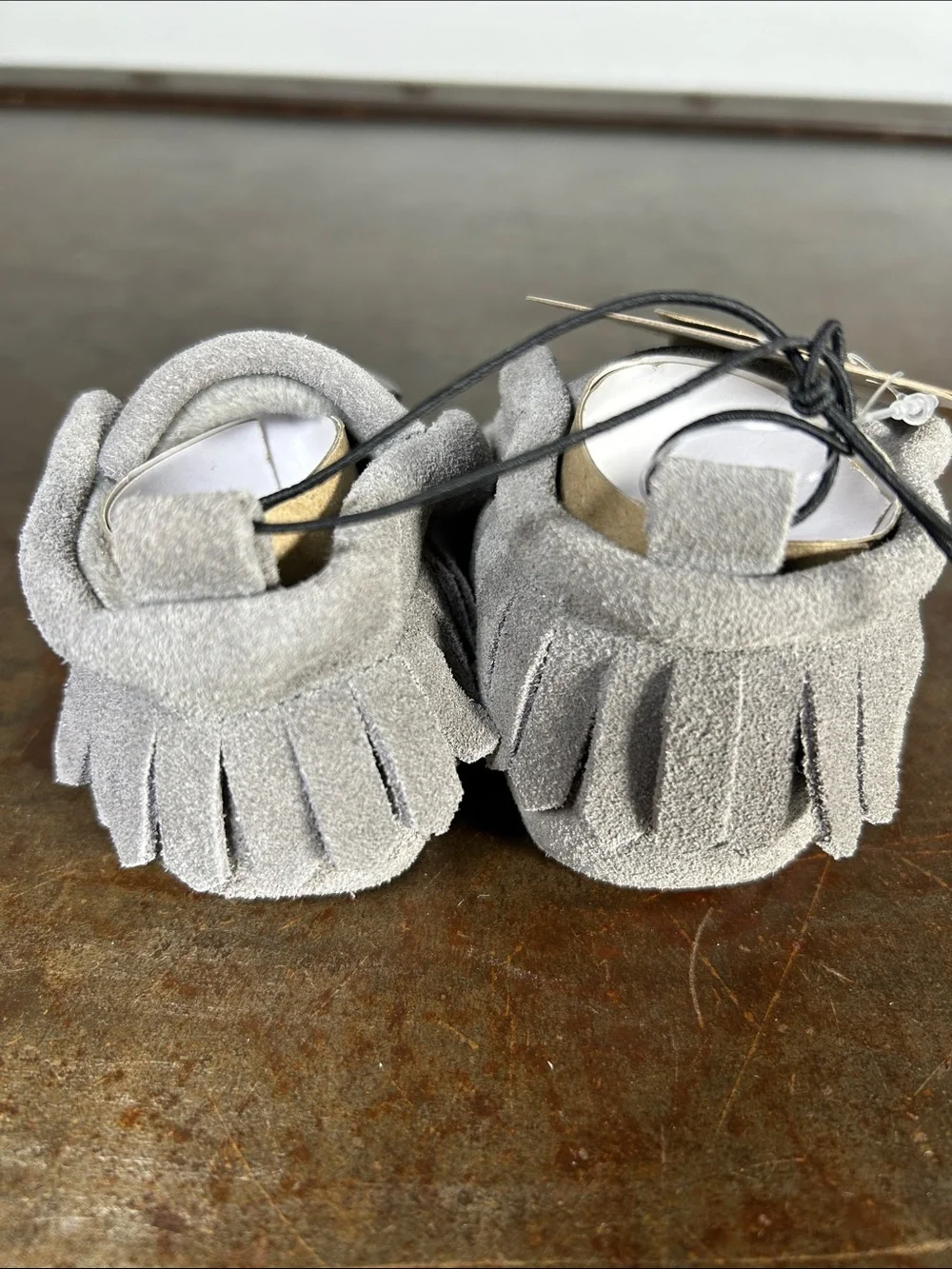 BearPaw Light Grey Fringe Suede Baby Moccasins Baby’s Size 0-6 months